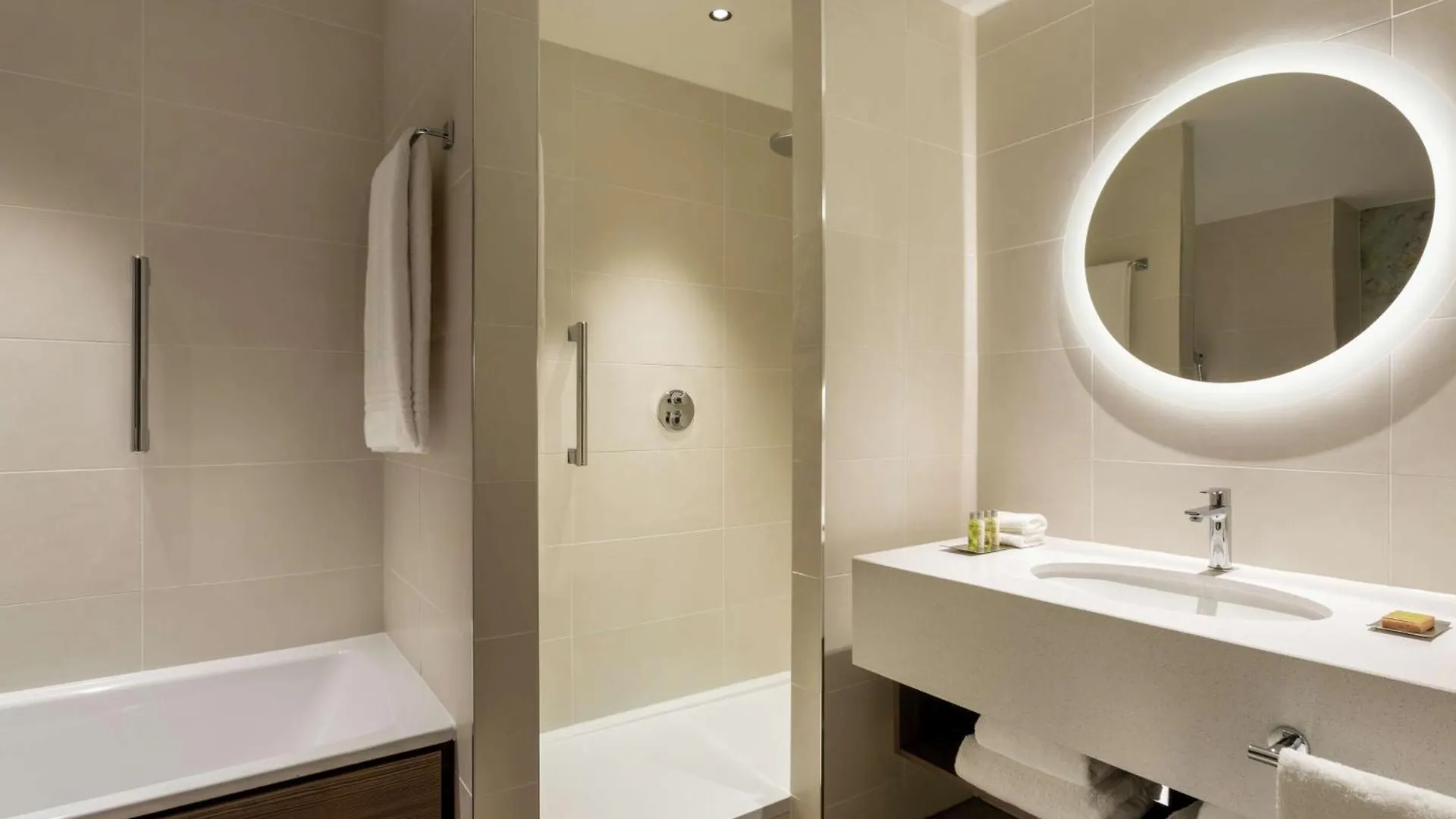 Hilton Aberdeen Teca 4*,