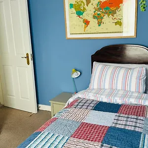 https://stylish-city-centre-house-3-bedroom-family-friendly.belfasthotelsireland.com